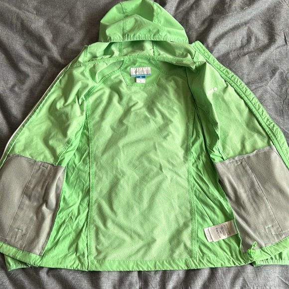 Columbia light-weight hooded jacket (women’s S) - Picture 6 of 8